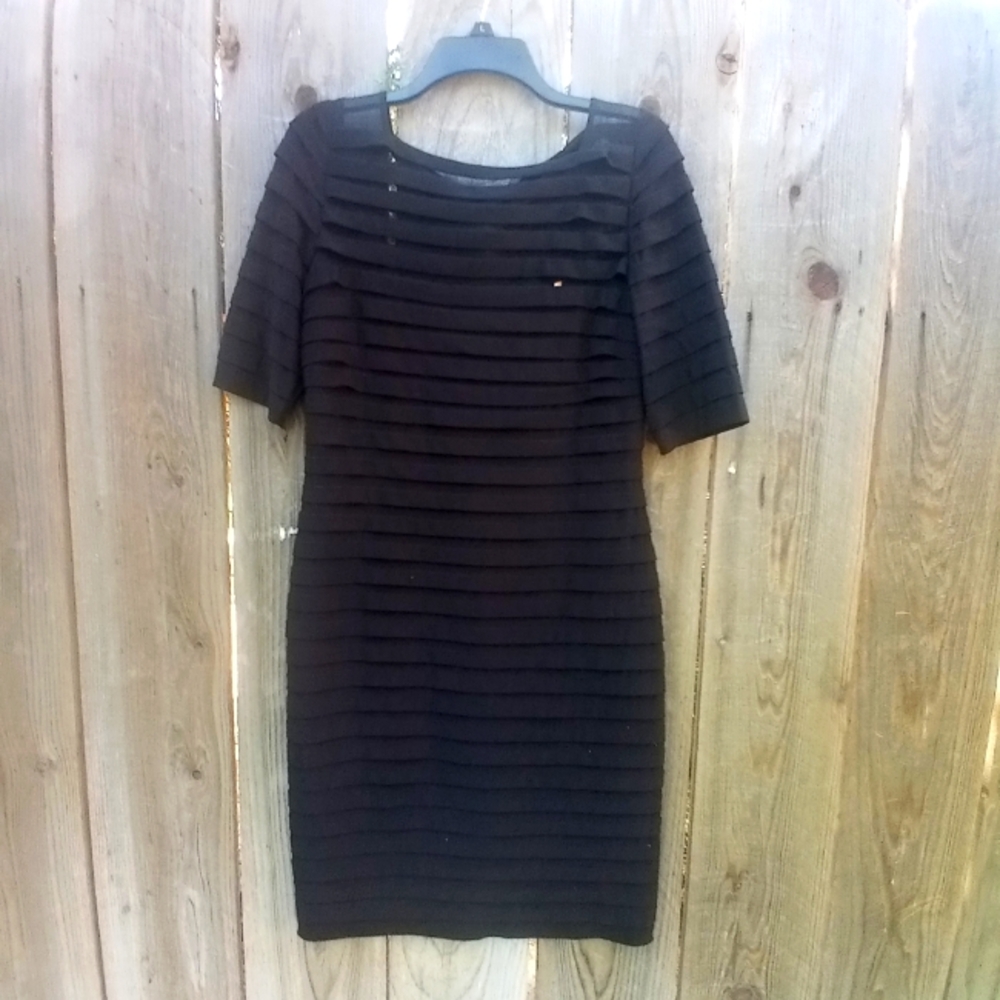 Adrianna Papell Short Sleeve Banded Illusion Shutter Dress 12 Black Zip Closure